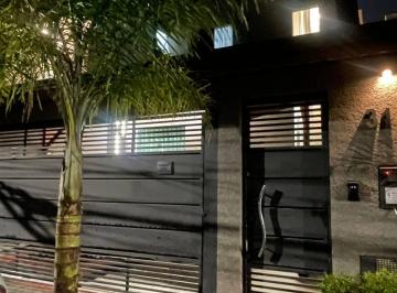 Casa · 120m² · 3 Quartos · 3 Vagas · Casa com piscina para Venda ou Locação no Portal dos Ipês - Cajamar