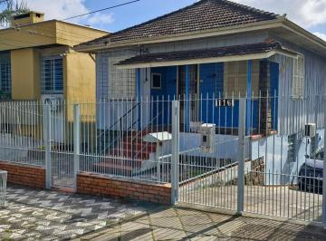 Casa · 222m² · 4 Quartos · 2 Vagas · 2 Casas no mesmo terreno, 2 dormitórios cada, 2 garagem, ensolarada, rua calma e