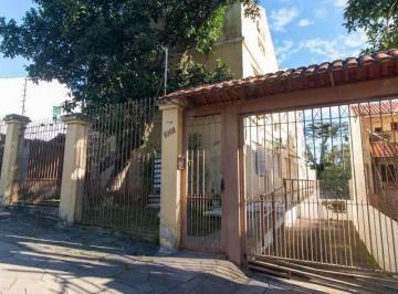 Casa · 95m² · 2 Quartos · 2 Vagas · Casa em Condomínio para Alugar na Rua Erechim | 2 Dormitórios e Vaga para 2 Carr