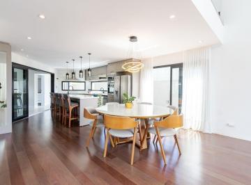 Casa de 4 quartos, São Paulo · IMÓVEL À VENDA NO BUTANTÃ – 270 m² 4 QUARTOS 1 SUÍTE 4 VAGAS!