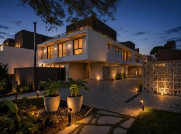 Casa de 3 quartos, Curitiba · Guabirotuba - Sobrado Moderno em condominio - 3 quartos sendo 1 suite - 158m2