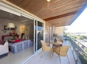 Casa · 350m² · 4 Quartos · 3 Vagas · Cobertura 4 quartos, 3 suítes, churrasqueira, ducha, 350m² total, vista para Lagoa em Ipanema! 3 vag