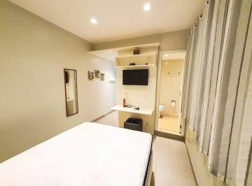 Apartamento de 1 quarto, Rio de Janeiro · Leblon, apartamento conjugado em rua transversal nobre. 