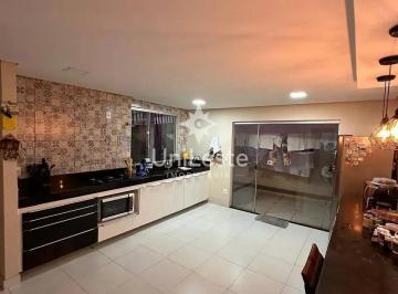 Casa en Venda de 4 quartos Santa Tereza · Casa para venda em Santa Tereza de 277.00m² com 4 Quartos, 2 Suites e 4 Garagens