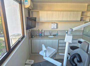 Comercial · 32m² · 2 Quartos · Sala comercial em formato consultório dentário