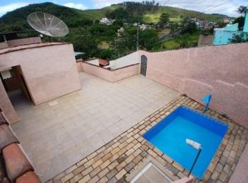 Photo 1 · Casa Ampla e Versátil com 5 Quartos, Piscina e Garagem para 5 Carros Próxima ao
