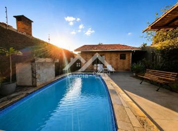 Casa · 340m² · 4 Quartos · 2 Vagas · Casa a venda no Centro de Peruíbe com piscina e churrasqueira
