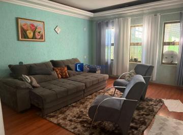 Casa · 226m² · 3 Quartos · 2 Vagas · Casa com Quintal Grande à Venda | 3 Quartos, Suíte e Excelente Localização