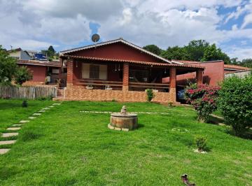 Casa de 3 quartos, Piracaia · Casa com 3 quartos à venda em Canedos