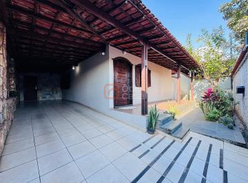 Casa · 255m² · 4 Quartos · 3 Vagas · Casa para venda em Santa Mônica de 255.00m² com 4 Quartos, 1 Suite e 3 Garagens