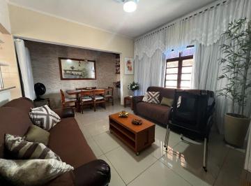 Casa · 90m² · 2 Quartos · 2 Vagas · Casa 1 suíte, 90m², Varanda gourmet - Jardim Imperador