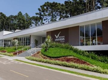 Casa · 169m² · 4 Quartos · 2 Vagas · Sobrado em condomínio à venda no Santa Cândida - V