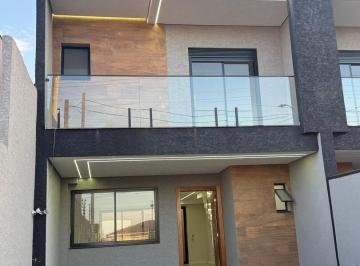 Casa · 136m² · 3 Quartos · 2 Vagas · TRIPLEX ALTO PADRÃO – XAXIM R$ 900 mil