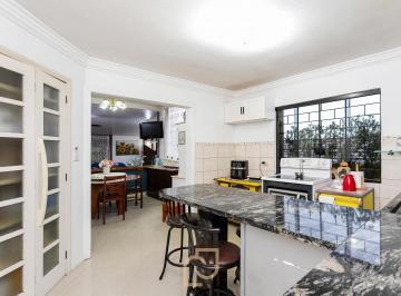 Casa · 123m² · 4 Quartos · 2 Vagas · Linda casa à venda em Campo Largo, na Vila Elizabete.