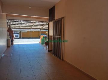 Apartamento · 3 Quartos · 2 Vagas · LOCAÇÃO | Apartamento, com 3 dormitórios em Zona 06, Maringá