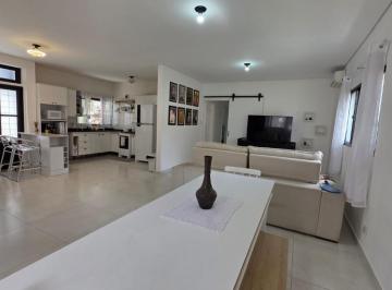 0959e97b-9e77-4fa3-bd1b-8d4dfba5a3ae · Casa para venda em Chácara Monte Alegre com 3 quartos, sendo 2 suítes, 250m²