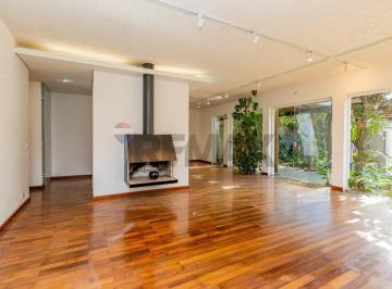 Casa · 300m² · 5 Quartos · Casa reformada no Parque Continental com Suíte Térrea, Lareira e Edícula Independente