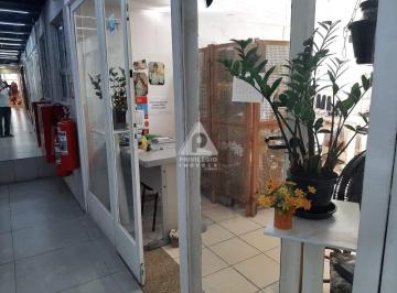 Comercial · 18m² · Santa Clara 33 ,perto de tudo.