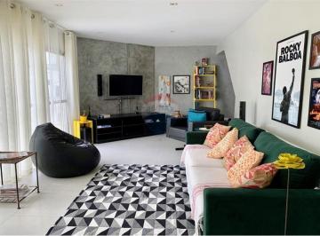 Apartamento · 187m² · 6 Quartos · 3 Vagas · Cobertura de 6 quartos à Venda na Barrinha