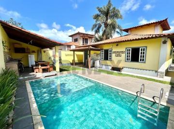 Casa · 92m² · 3 Quartos · 2 Vagas · À venda casa com RGI, 3 quartos, piscina e área gourmet no Condomínio Greenville I, Rasa, Búzios