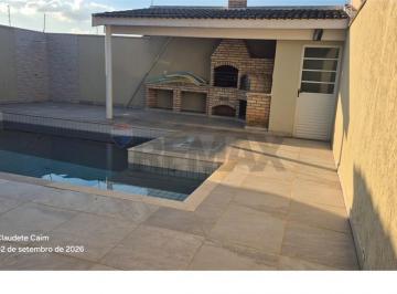 Casa · 179m² · 3 Quartos · Casa para locação em Valinhos -SP com Piscina e Churrasqueira!