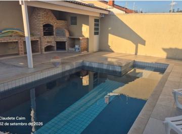 Casa · 179m² · 3 Quartos · Casa para locação em Valinhos -SP com Piscina e Churrasqueira!