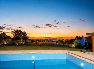 Casa · 264m² · 3 Quartos · 2 Vagas · SMDB 17