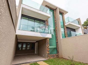 Casa · 180m² · 3 Quartos · 2 Vagas · Sobrado com 3 dormitórios, 1 suíte, 2 churrasqueiras no térreo e no ático, bairro Abranches - Curiti