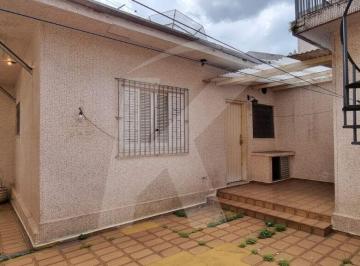 Casa · 260m² · 4 Quartos · 2 Vagas · Casa com 4 quartos para alugar na Vila Guilherme
