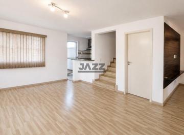 Casa · 100m² · 3 Quartos · 2 Vagas · Linda Casa Sobrado em Condomínio Fechado com Lazer Completo