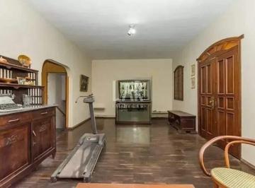 Casa · 159m² · 3 Quartos · 2 Vagas · Casa com Excelente Potencial à Venda no Nova Suíça