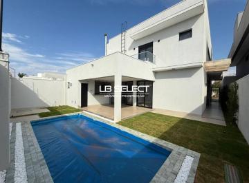 54572cd9e1a6f3985608b91a56e2df5f71367121 · Casa no Condomínio Varandas Sul com três suítes e varanda gourmet.