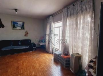 Casa · 250m² · 4 Quartos · 3 Vagas · Casa Térrea - Residencial - Jardim Motorama - 4 Dormitórios - 181m².