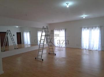 Comercial · 135m² · 2 Vagas · Salão Comercial - Sobreloja - Jardim Satélite - 135m².