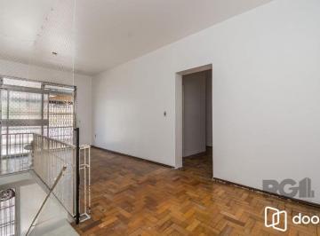 Casa · 132m² · 4 Quartos · Excelente casa de 132m² com 4 dormitórios no centro histórico.