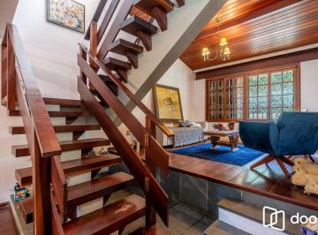 Casa · 250m² · 3 Quartos · 3 Vagas · Casa a venda no bairro Mont' Serrat