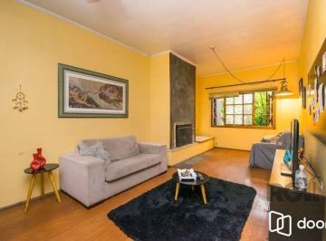 Casa · 354m² · 5 Quartos · 8 Vagas · Excelente casa de 354m² com 5 dormitórios e 8 vagas.