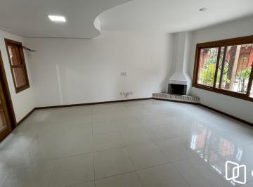 Casa · 272m² · 4 Quartos · 2 Vagas · Casa em condomínio com 3 dormitórios, suíte, lavabo e 2 vagas.