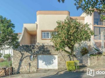 Casa · 400m² · 4 Quartos · 4 Vagas · Casa a venda com 400m², bairro, Teresópolis
