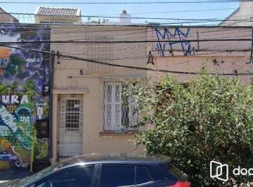 Casa · 7291m² · 2 Quartos · 2 Vagas · Casa residencial e comercial na Cidade Baixa