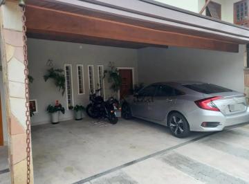 Casa · 360m² · 3 Quartos · 2 Vagas · Casa em  Condomínio  - Condomínio Jardim das Colinas - 3 Dormitórios - 360m².