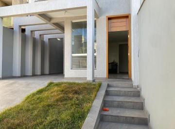 646beb30beac04aea71b3415bbe897761bbb9227 · Casa em Lagoa Santa no Bairro Visão