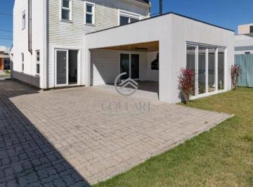 1c3894b3049c4d5251635a999c3556b76a32e889 · Sobrado com 3 suítes e escritório, semi mobiliado no Alphaville