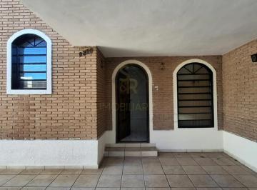 Casa · 133m² · 2 Quartos · 3 Vagas · Excelente casa térrea à venda no bairro Campos Elíseos, em Ribeirão Preto/SP.