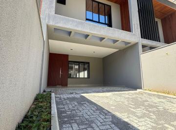 Casa · 130m² · 3 Quartos · 2 Vagas · Sobrado Geminado em Atiradores, Joinville/SC