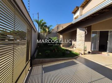 Casa · 200m² · 3 Quartos · 2 Vagas · Sobrado à Venda no Jardim Ana Rosa em Cambé