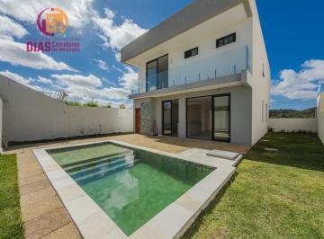 Casa · 230m² · 4 Quartos · 4 Vagas · Casa em Condomínio em Parafuso, Camaçari/BA