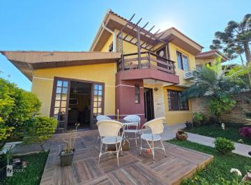 Casa · 155m² · 5 Quartos · 2 Vagas · Sobrado de esquina com 05 quartos - Bacacheri