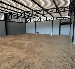Comercial · 440m² · 2 Vagas · Barracão à venda, 440 m² por R$ 1.800.000,00 - Novo Mundo - Uberlândia/MG