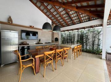 Casa · 238m² · 3 Quartos · Casa com 3 dormitórios à venda, 238 m² por R$ 2.850.000 - Nova Uberlândia - Uberlândia/MG